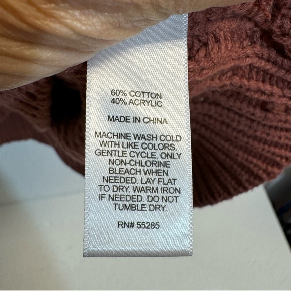 Express Mauve Rose Oversized Chunky Woman’s Sweater SM - Picture 5 of 6